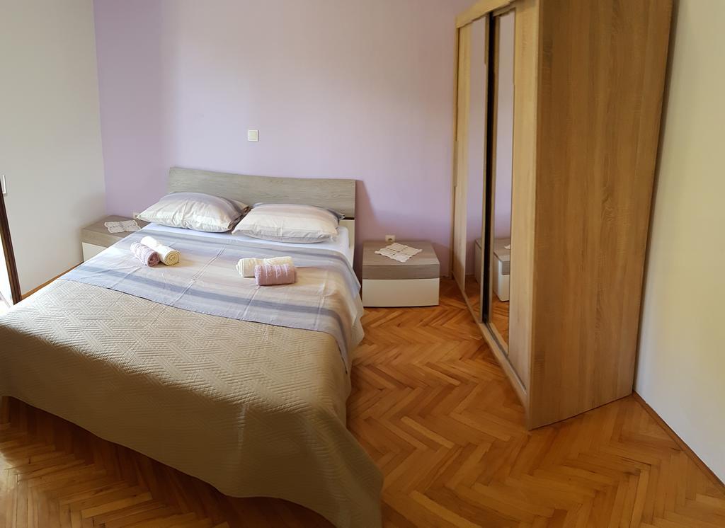 Apartments Milatic イェルサ エクステリア 写真